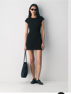 Aritzia Babaton - figure knit Priestly Dress - NWT